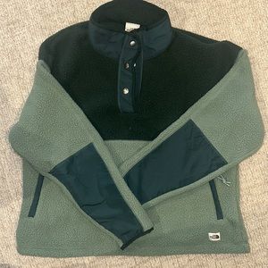 NEW The North Face Pullover Green L Womens